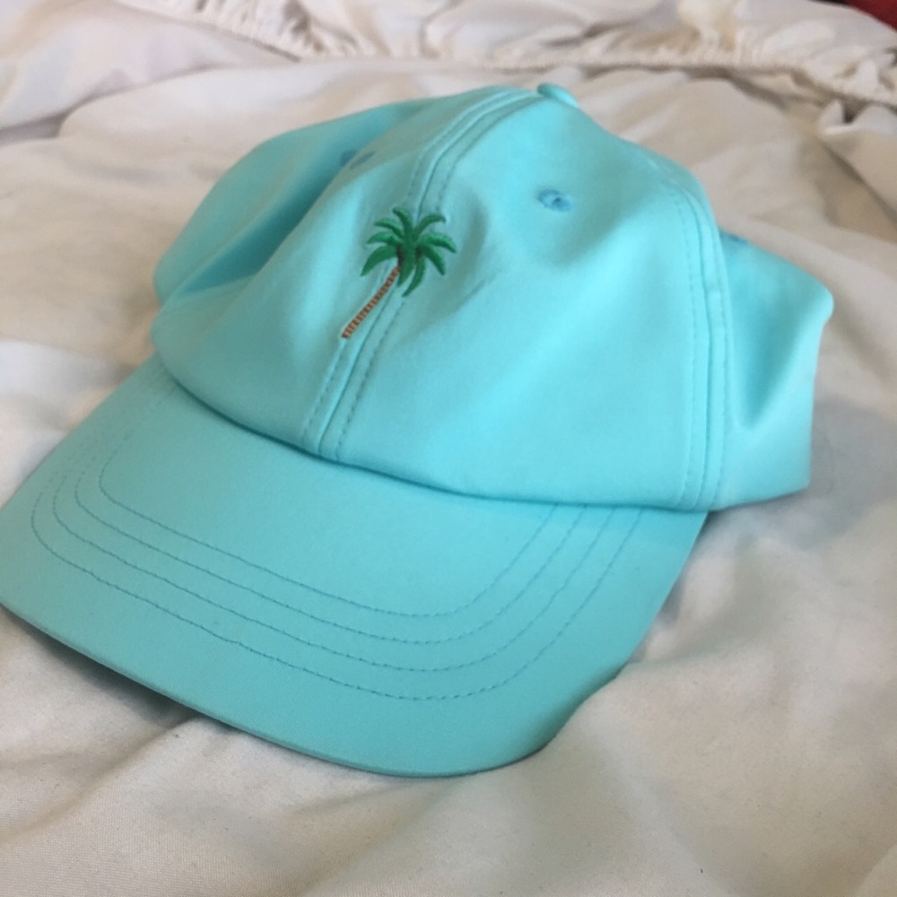 New RUE21 baby blue cap with palm tree